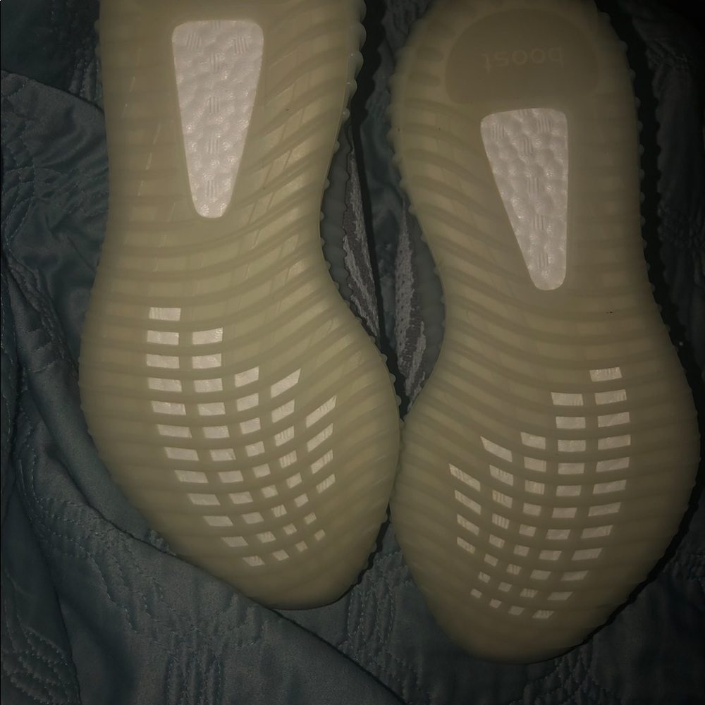 BLUE TINY YEEZY - Picture 3 of 3